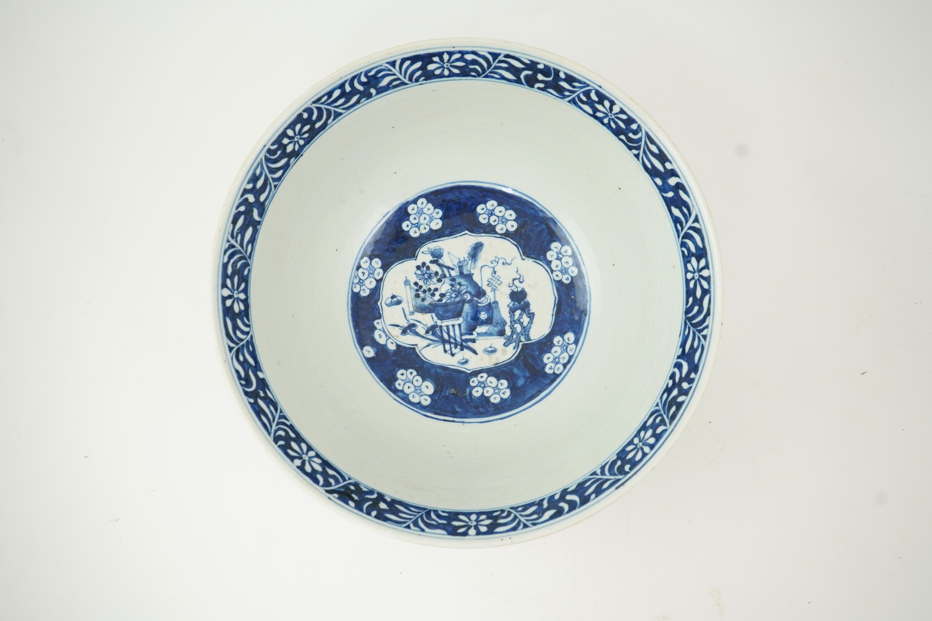 A large Chinese blue and white ‘Antiques’ bowl, mid 19th century